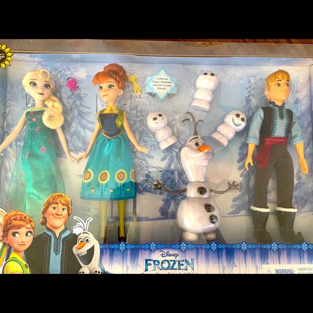 COPY - BRAND NEW DISCONTINUED FROZEN SUMMER FEVER SET